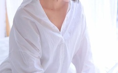 女人自熨过程的图片